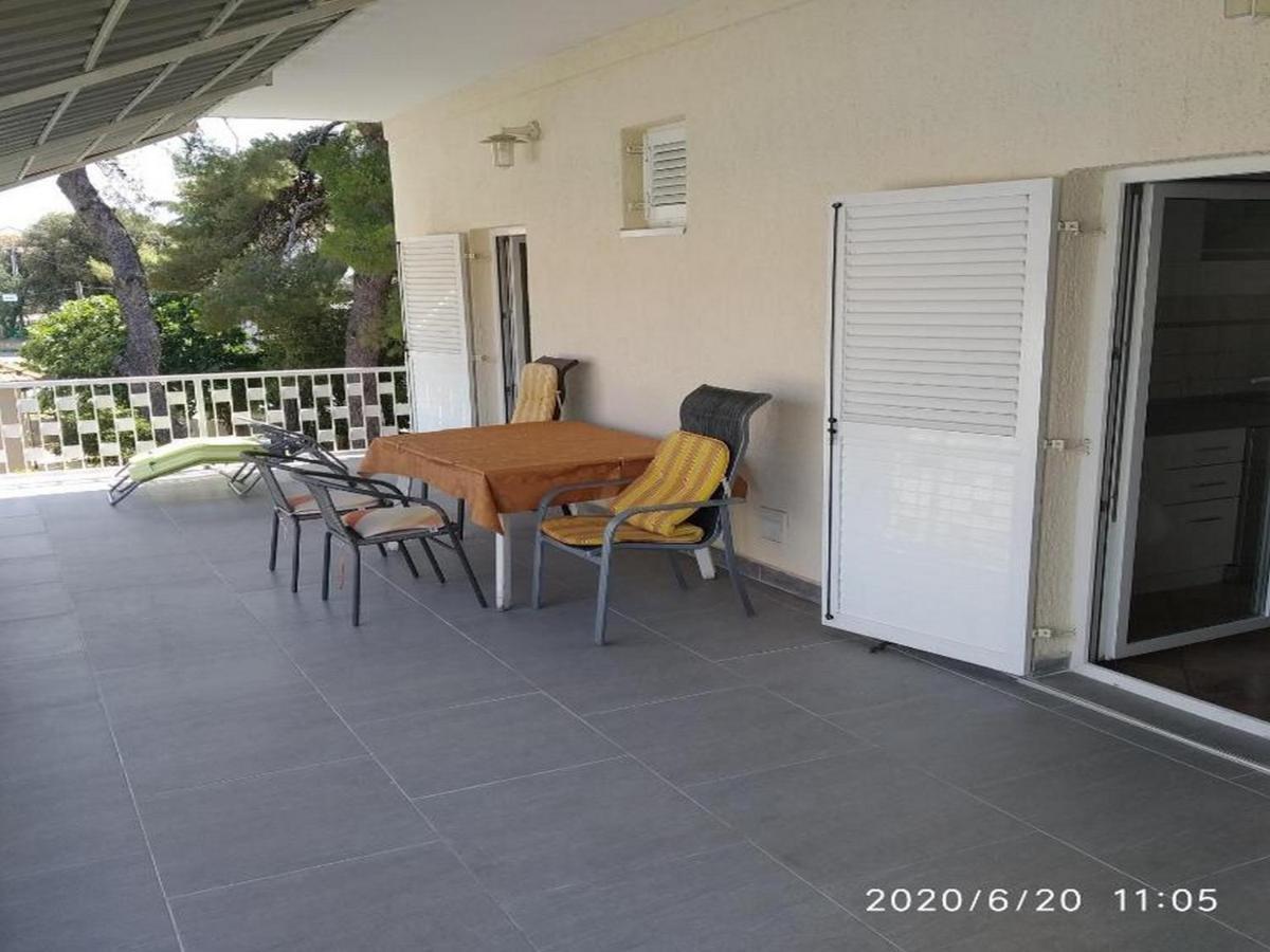 Apartmani Lucia Biograd Biograd Na Moru Cameră foto